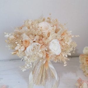 Buchet mireasa - alb - flori criogenate si plante uscate 3 Buchet mireasa - alb - flori criogenate si plante uscate