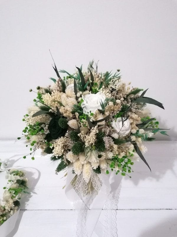 buchet mireasa flori criogenate Buchet mireasa flori criogenate alb si verde