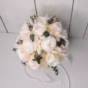 Buchet de mireasa, cu bujori albi si plante uscate 5 Buchet de mireasa, cu bujori albi si plante uscate - imagine 2