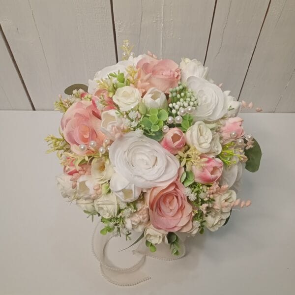 Buchet mireasa trandafiri de matase si lalele 1 1000023285