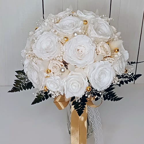 buchet-flori-mireasa-trandafri-albi buchet flori mireasa trandafri albi