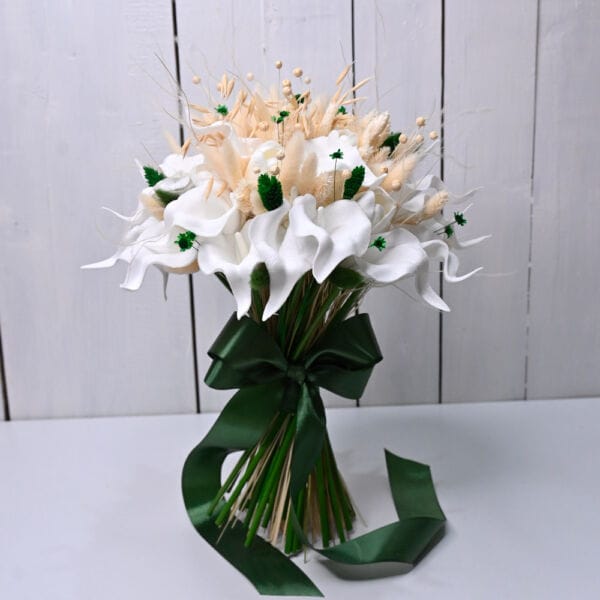 buchet de mireasa cale albe