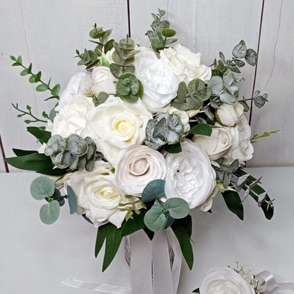 Buchet Mireasă Bujori și Eucalipt (26cm) - Flori Artificiale Premium 1 buchet mireasa bujori si eucalipt trandafiri 01